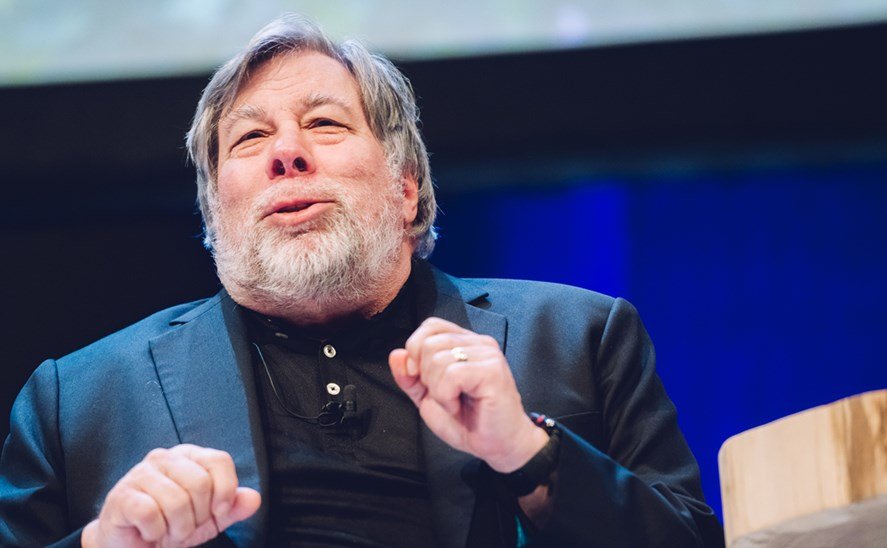 The Controversy over Apple Card and it's sexist algorithm continues as Wozniak joins the debate