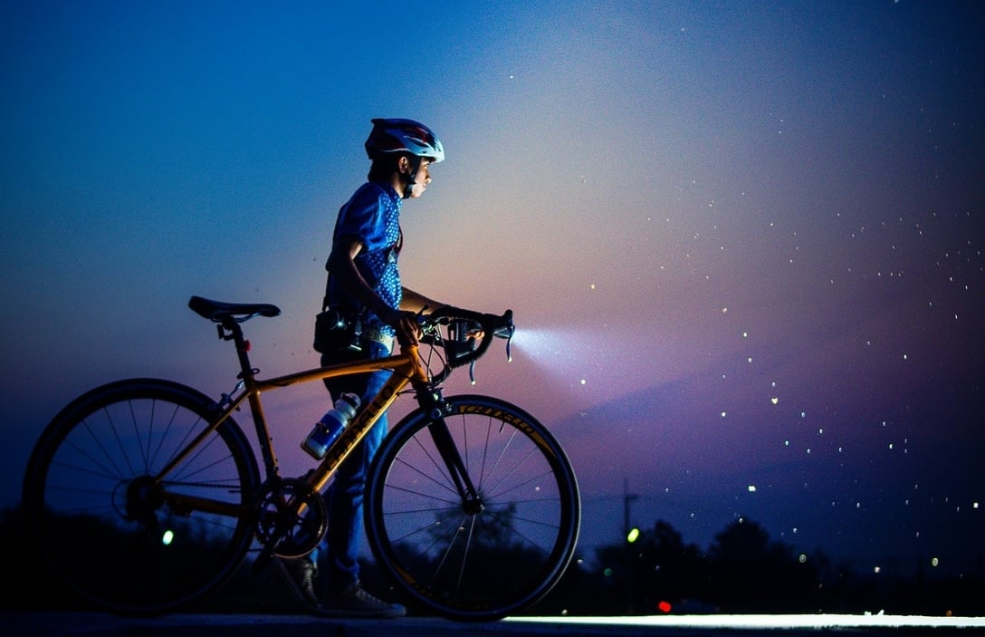 Should Cyclists Use Daytime Running Lights?