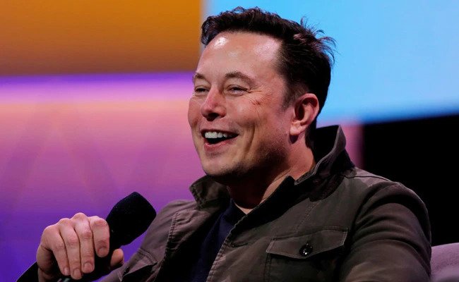 Elon Musk believes this is why Jeff Bezos stepped down as Amazon