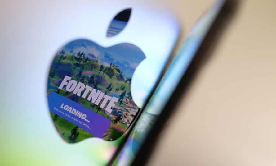 Apple has asked a judge to halt Epic Games' antitrust orders while it appeals the ruling.