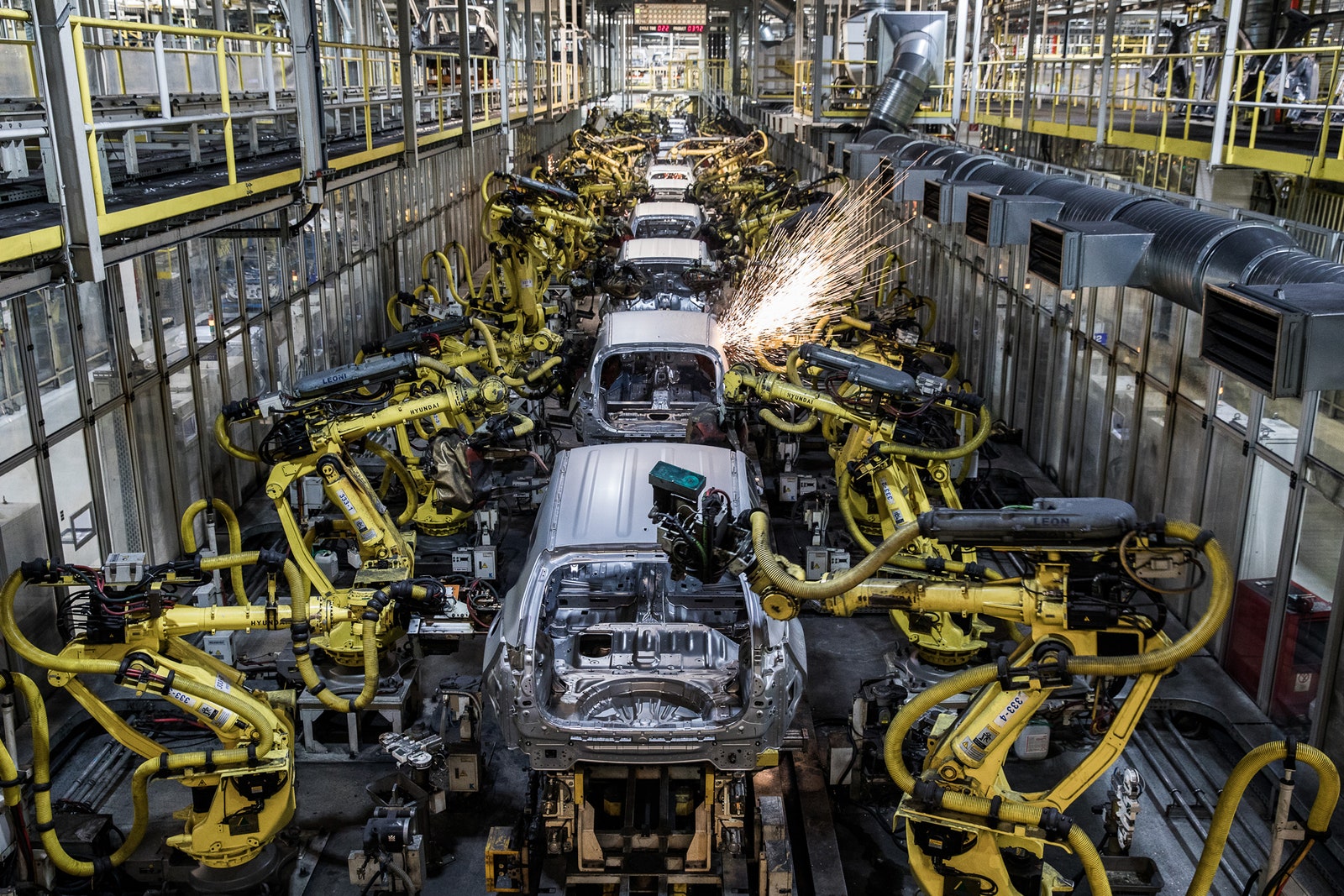 The supply of raw materials for electric vehicle batteries in Europe is limited.