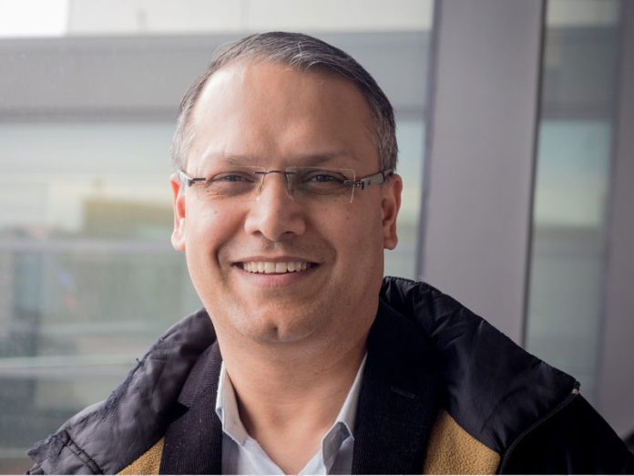 Digital Twin of Smart Glasses for Live Remote Support of Low-Vision People